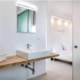 4 bedroom villa with pool and sea view in Perithia, Corfu, sleeps 9